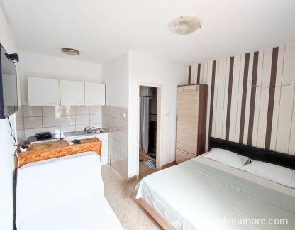 Apartmani Becka, apartman 1, privatni smeštaj u mestu Šušanj, Crna Gora - 1_1